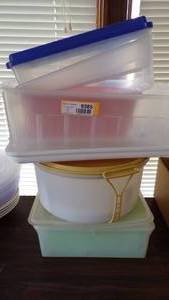 lot 9385 image: TUPPERWARE