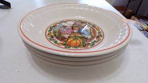 lot 9389 image: PLATES AND PLASTIC NESTING BOWLS