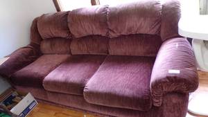 lot 9395 image: HIDE-A-BED SOFA