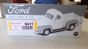 lot 9411 image: 1953 FORD F-100 DIE CAST