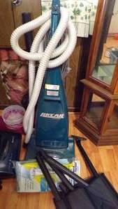 lot 9434 image: RICCAR VACUUM - MODEL 4512