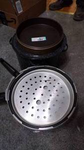 lot 9479 image: COOKERS AND RD. CAKE PANS