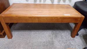 lot 9483 image: COFFEE TABLE
