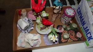 lot 9498 image: FIGURINES