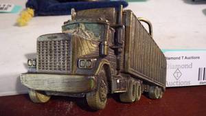 lot 9505 image: BELT BUCKLE