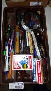 lot 9519 image: DESK CADDY AND CONTENTS