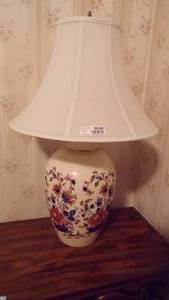 lot 9546 image: TABLE LAMP
