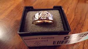 lot 9558 image: MENS SIZE 8 RING - 10KGE