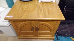 lot 9619 image: LAMP TABLE WSTORAGE