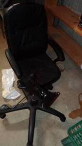 lot 9641 image: OFFICE CHAIR