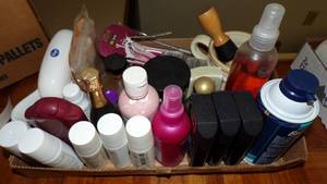 lot 9653 image: BATHROOM SUPPLIES