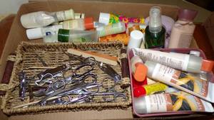 lot 9656 image: BATHROOM SUPPLIES