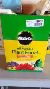 lot 9663 image: MIRACLE GROW - NEW BOX