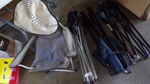 lot 9672 image: 4 FOLDING CHAIRS