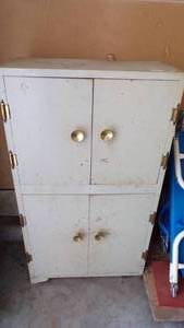 lot 9682 image: STORAGE CABINET