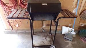 lot 9699 image: GAS BBQ GRILL