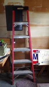 lot 9704 image: 6 FIBERGLASS STEP LADDER HD