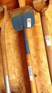 lot 9747 image: FLOOR SCRAPER