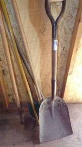lot 9754 image: SCOOP SHOVEL AND MORE