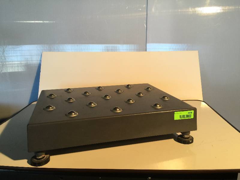 lot 3008 image: Pitney Bowes JB64 ball top bench
