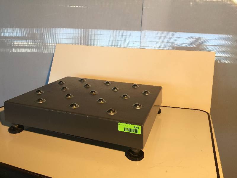 lot 3009 image: Pitney Bowes JB64 ball top bench