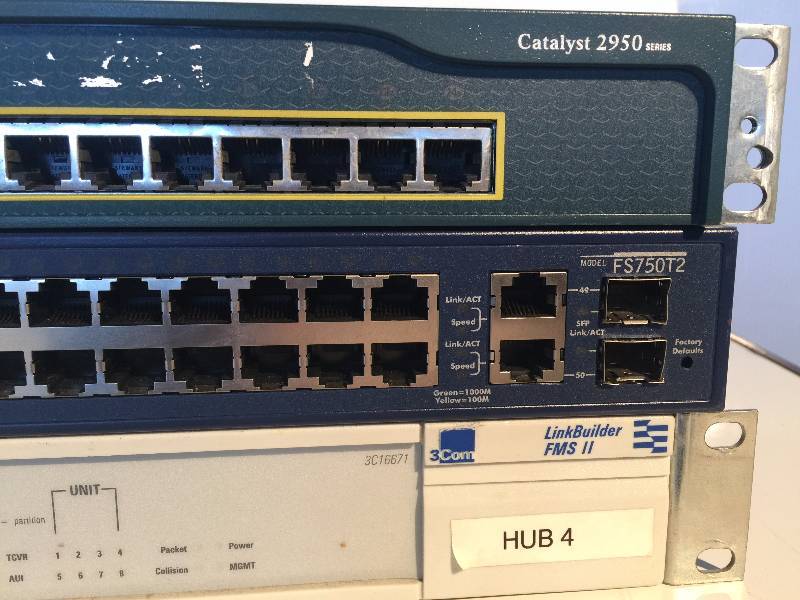 lot 3014 image: Lot of 3 Networking devices