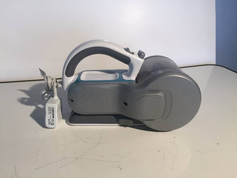 lot 3228 image: Black & Decker Pivot VAC 18V