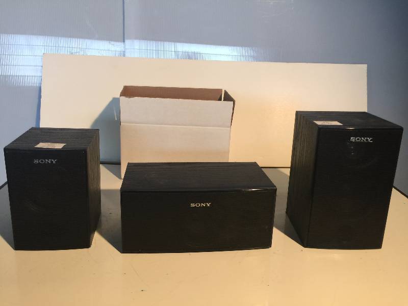 lot 3237 image: lot of 3 sony speakers