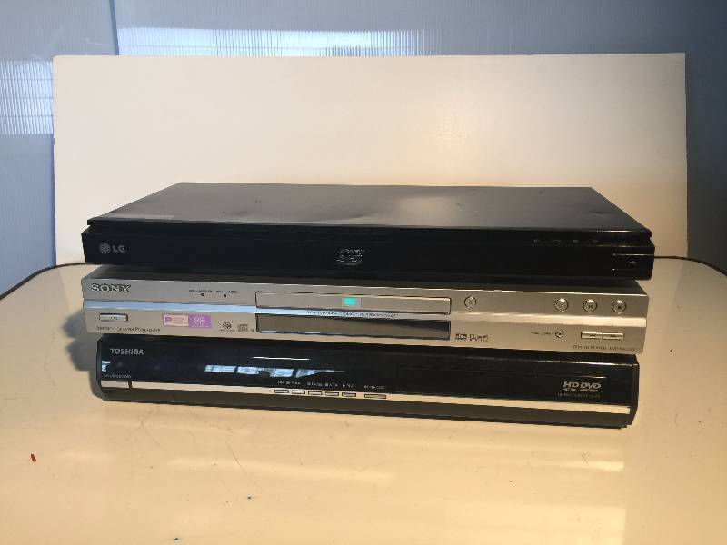 lot 3245 image: lot of 3 dvd players