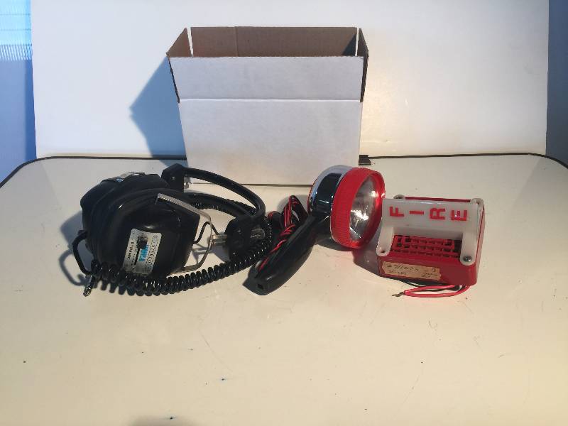 lot 3273 image: box of misc electronics
