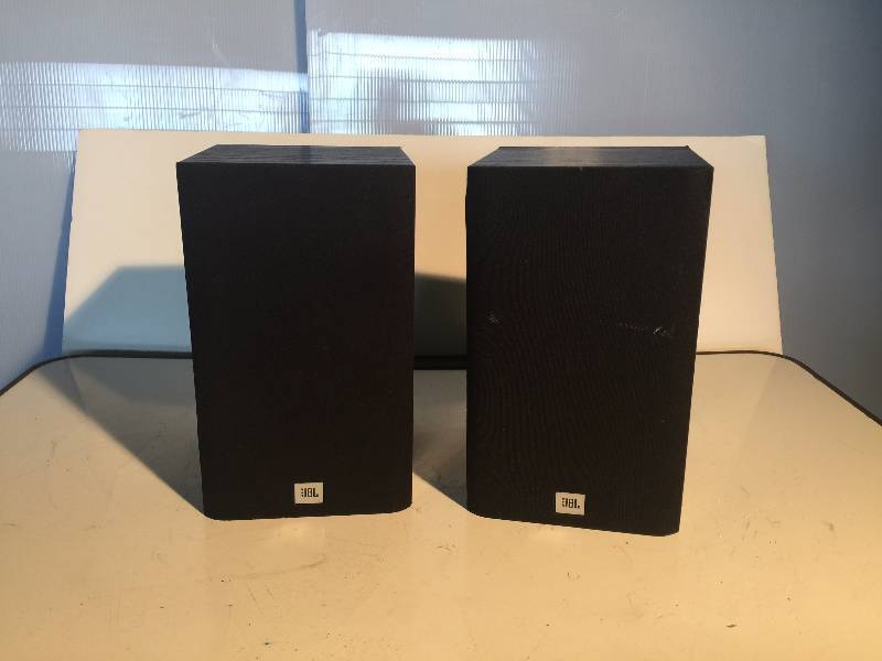 lot 3276 image: PAIR OF JBL TLX105