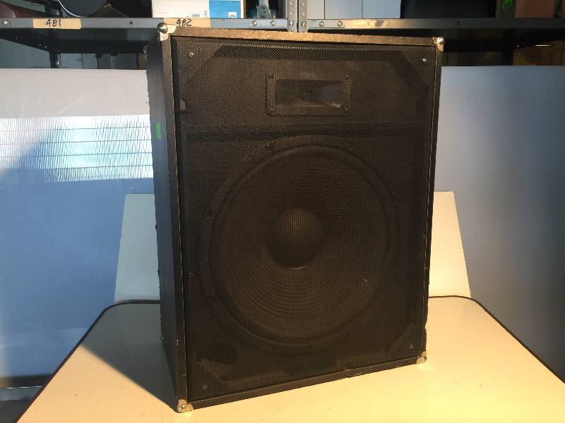 lot 3278 image: realistic speaker (pa-100)