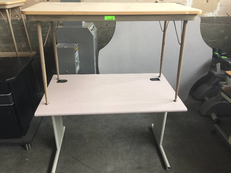 lot 3303 image: lot of 2 tables