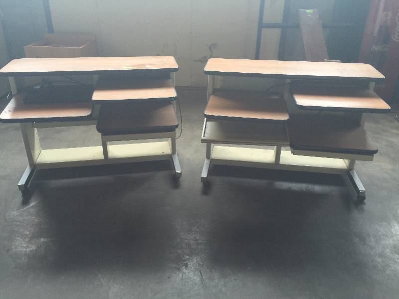 lot 3304 image: lot of 2 metal work station