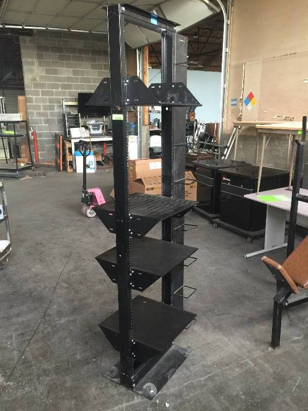 lot 3311 image: 7ft server rack