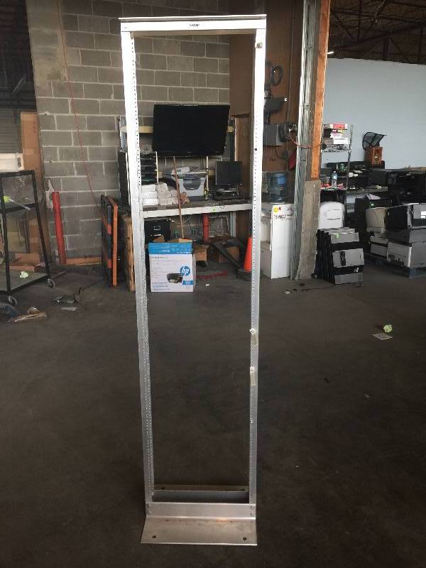 lot 3313 image: 7ft server rack