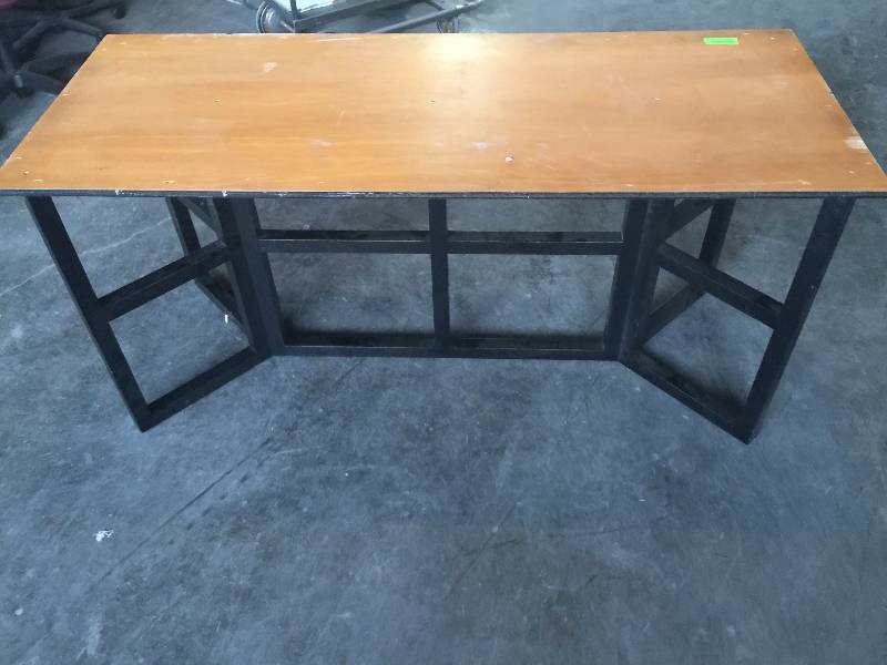 lot 3345 image: Black wood table