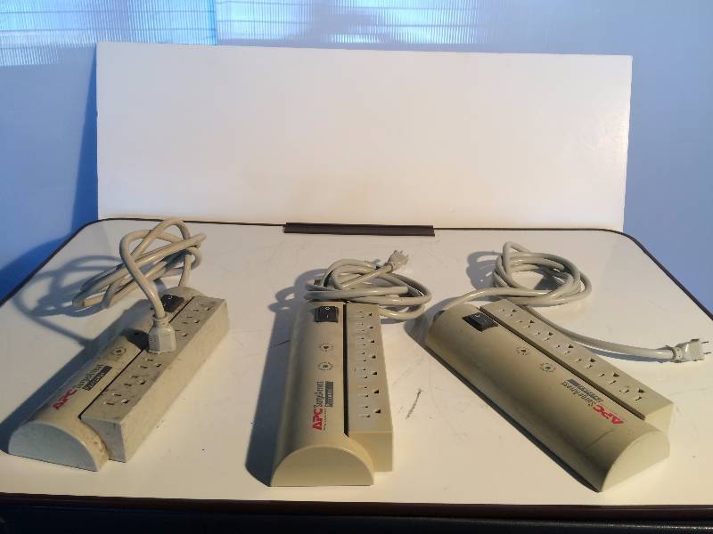 lot 3215 image: lot of 3 apc power strips