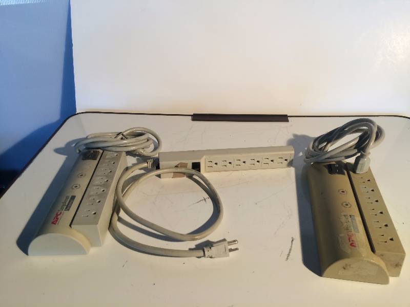 lot 3216 image: lot of 3 apc power strips