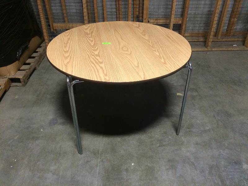 lot 3347 image: round table
