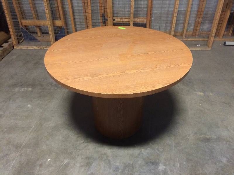 lot 3348 image: wood round table