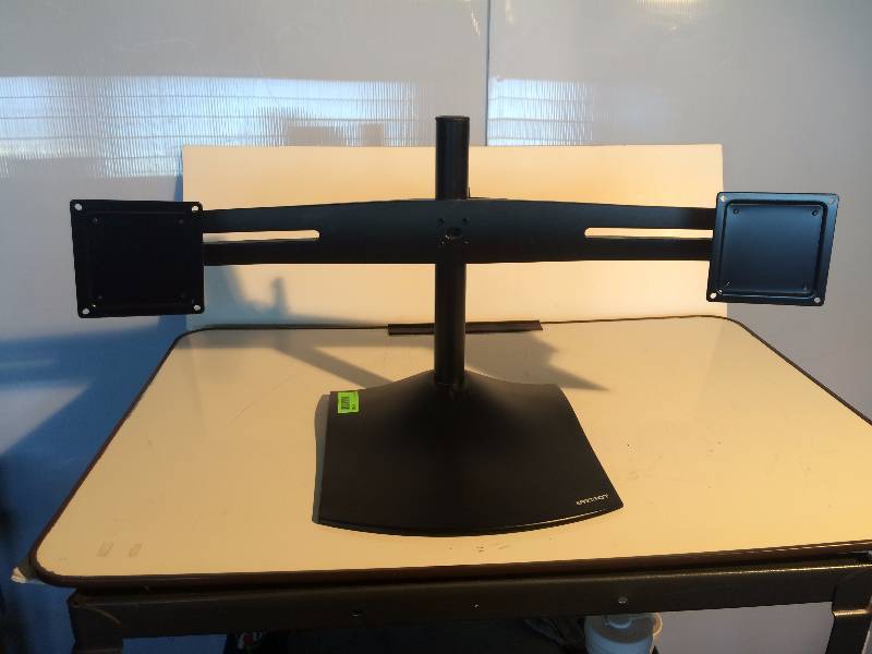 lot 3200 image: ergotron dual monitor