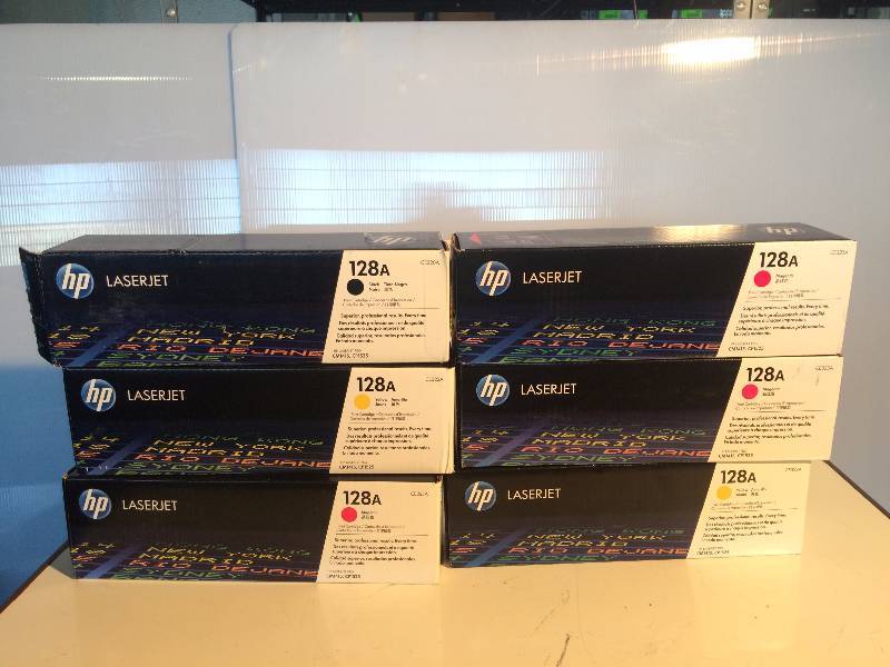 lot 3203 image: lot of 6 hp oem toners
