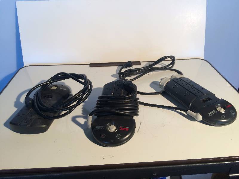 lot 3205 image: lot of 3 apc power strips