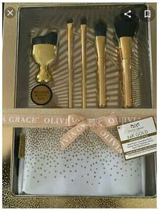 lot 23051 image: Olivia Grace Boutique 24K Gold Luminous Makeup Brush Collection with Beauty Bag
