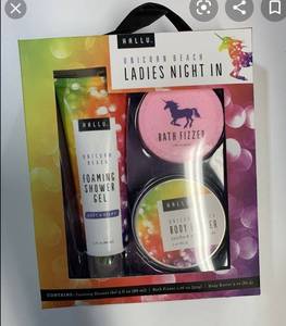 lot 23191 image: Hallu Escape Sea Salt Jajaba And Shea Butter Bath Set Ladies Night In