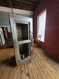 lot 8002 image: NuVU oven