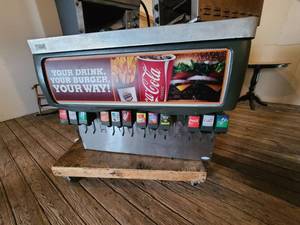 lot 8004 image: Nice---12 head soda fountain. with 2 ice dispensers