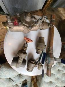 lot 8005 image: lot of copper pipe, gas pipes & valves