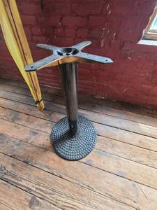 lot 8036 image: circle table base.
